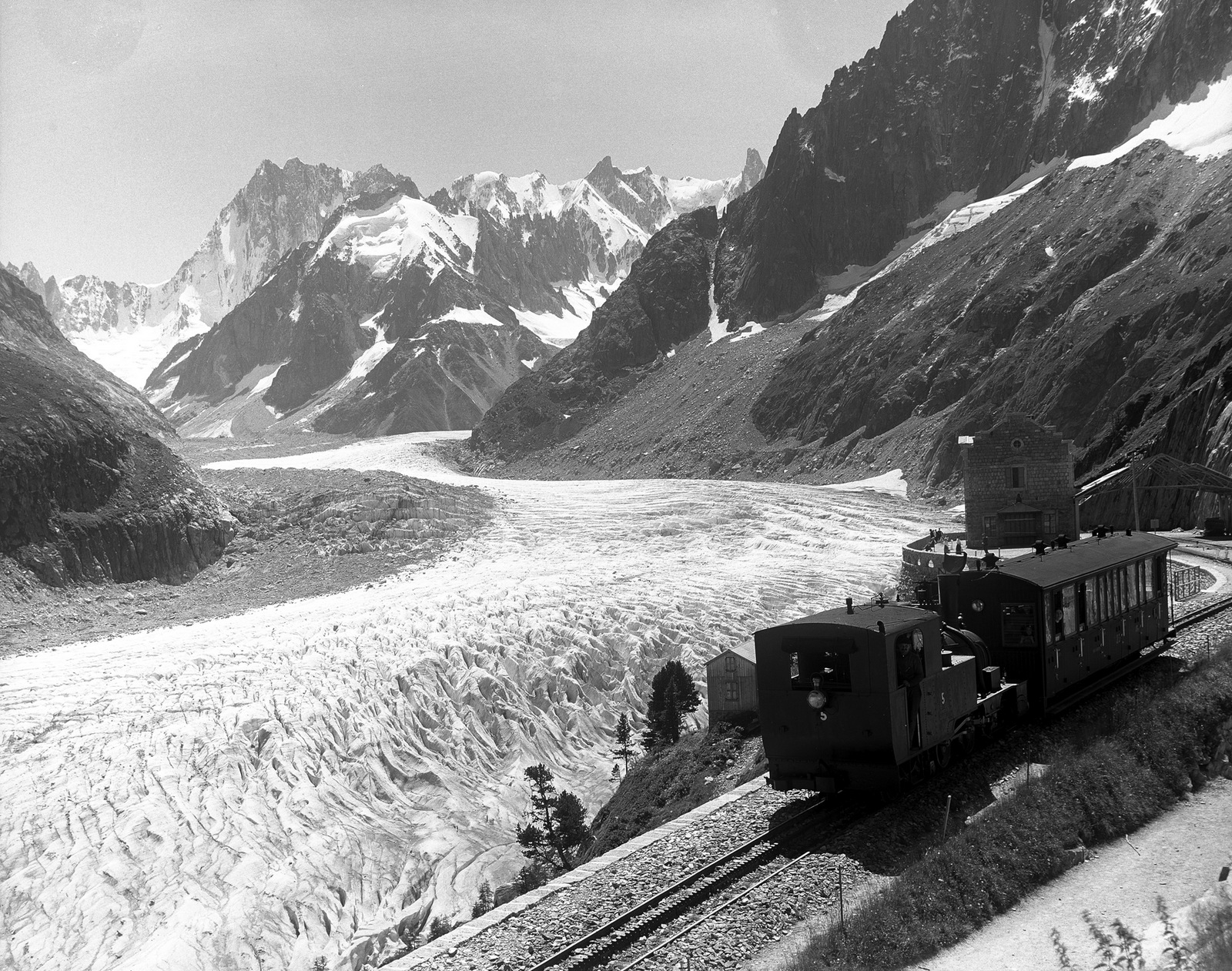 Le premier train du Montenvers © collection Gay-Couttet