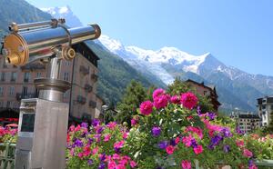 Vue de Chamonix vers le Mont-Blanc