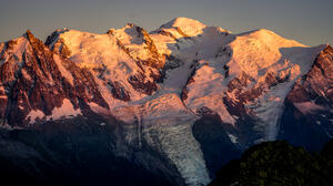 Le Mont blanc au coucher du soleil 