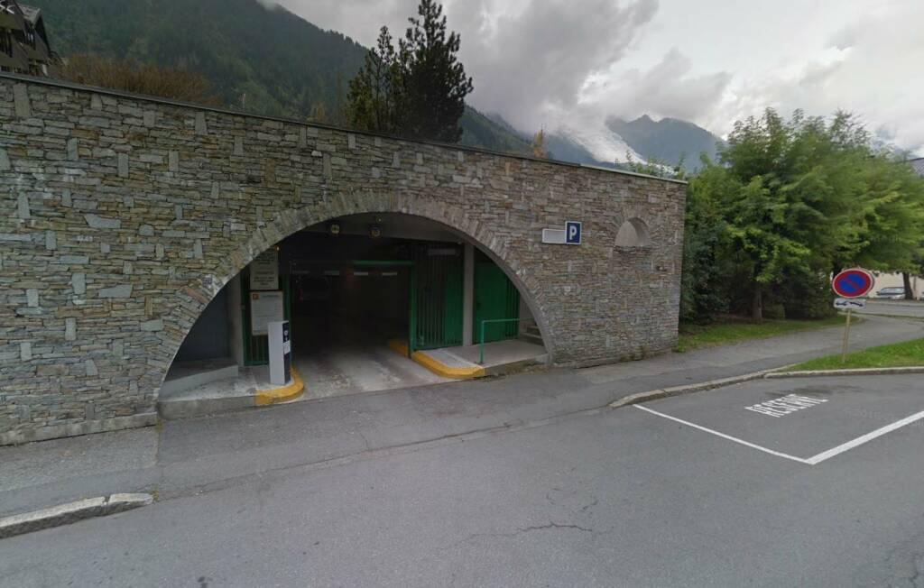 Parking d'Entrèves ChamonixMontBlanc Parkings (tous) à Chamonix